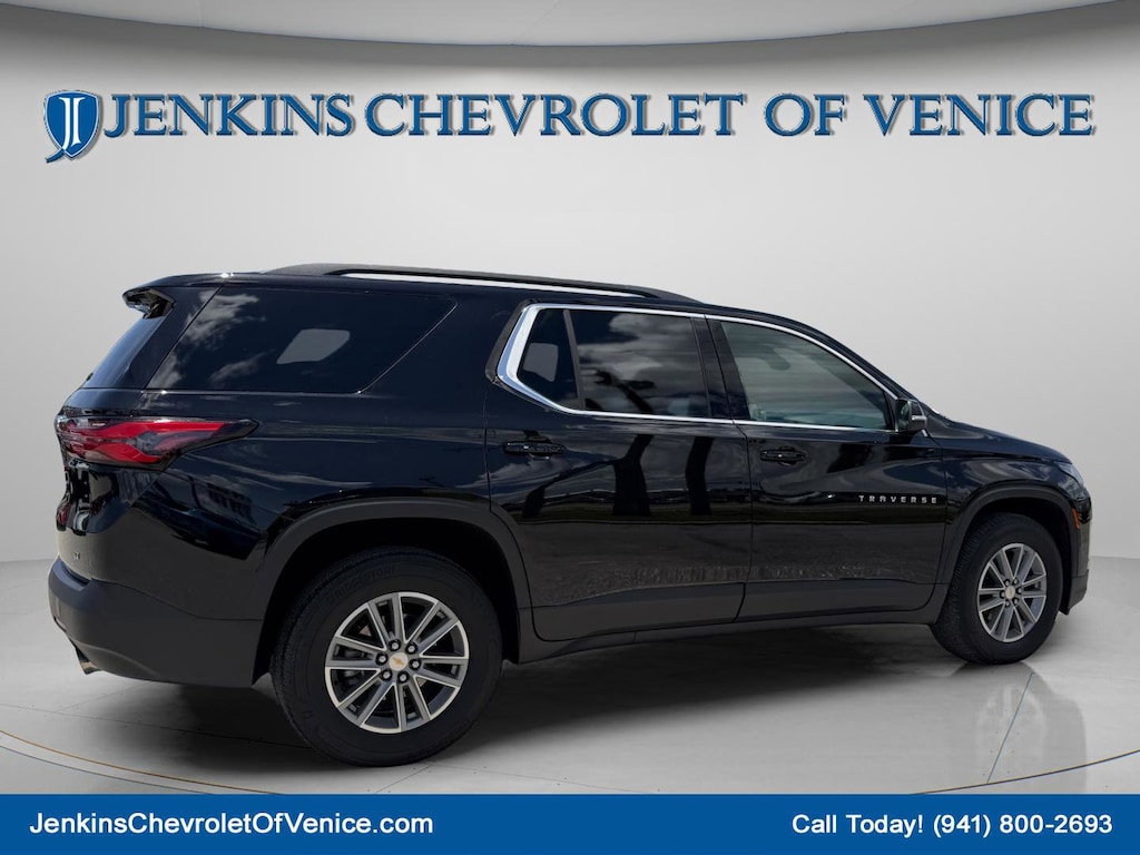 Used 2023 Chevrolet Traverse LT Cloth w/1LT SUV