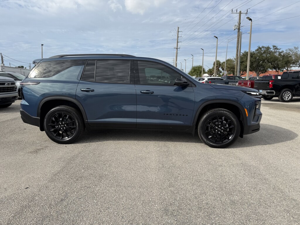 New 2026 Chevrolet Traverse LT SUV