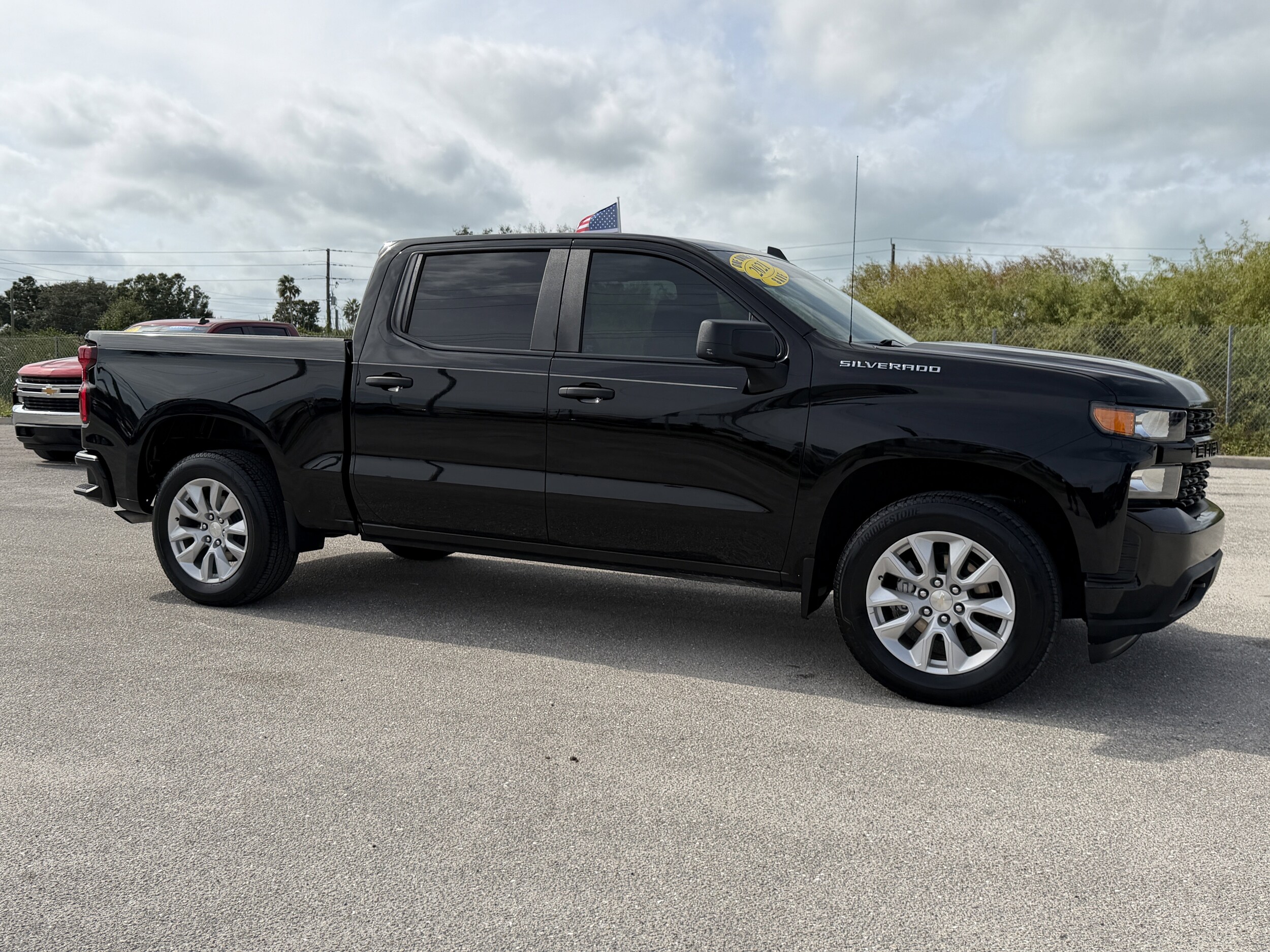 2021 Chevrolet Silverado 1500 Custom photo 2
