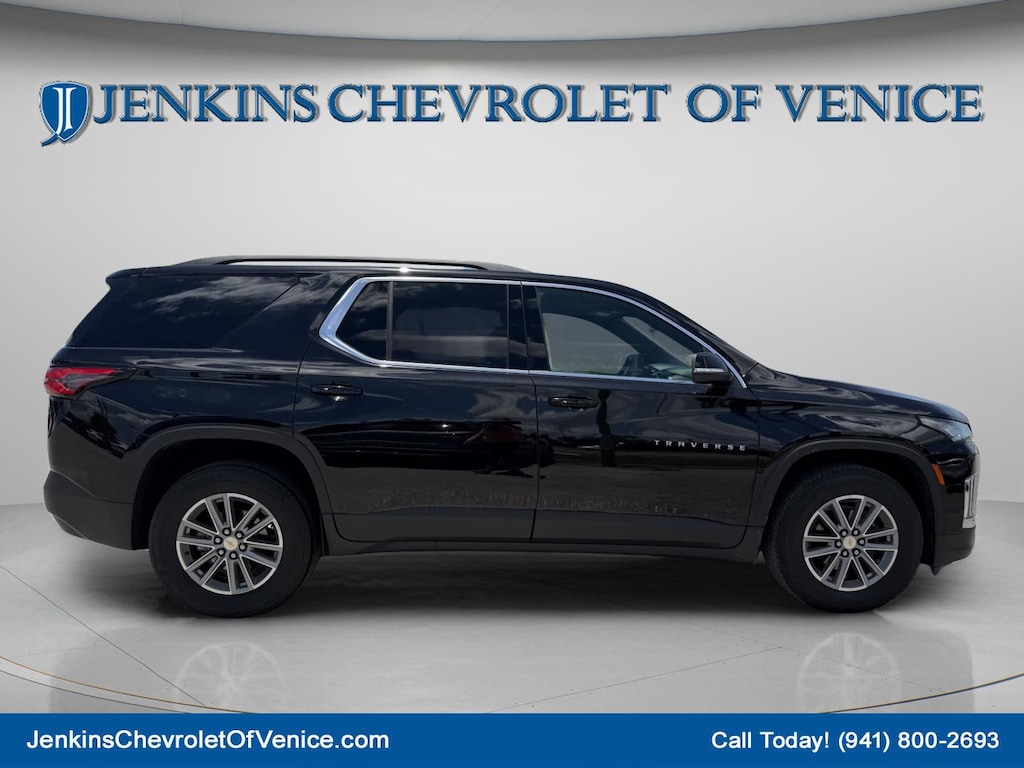 Used 2023 Chevrolet Traverse LT Cloth w/1LT SUV