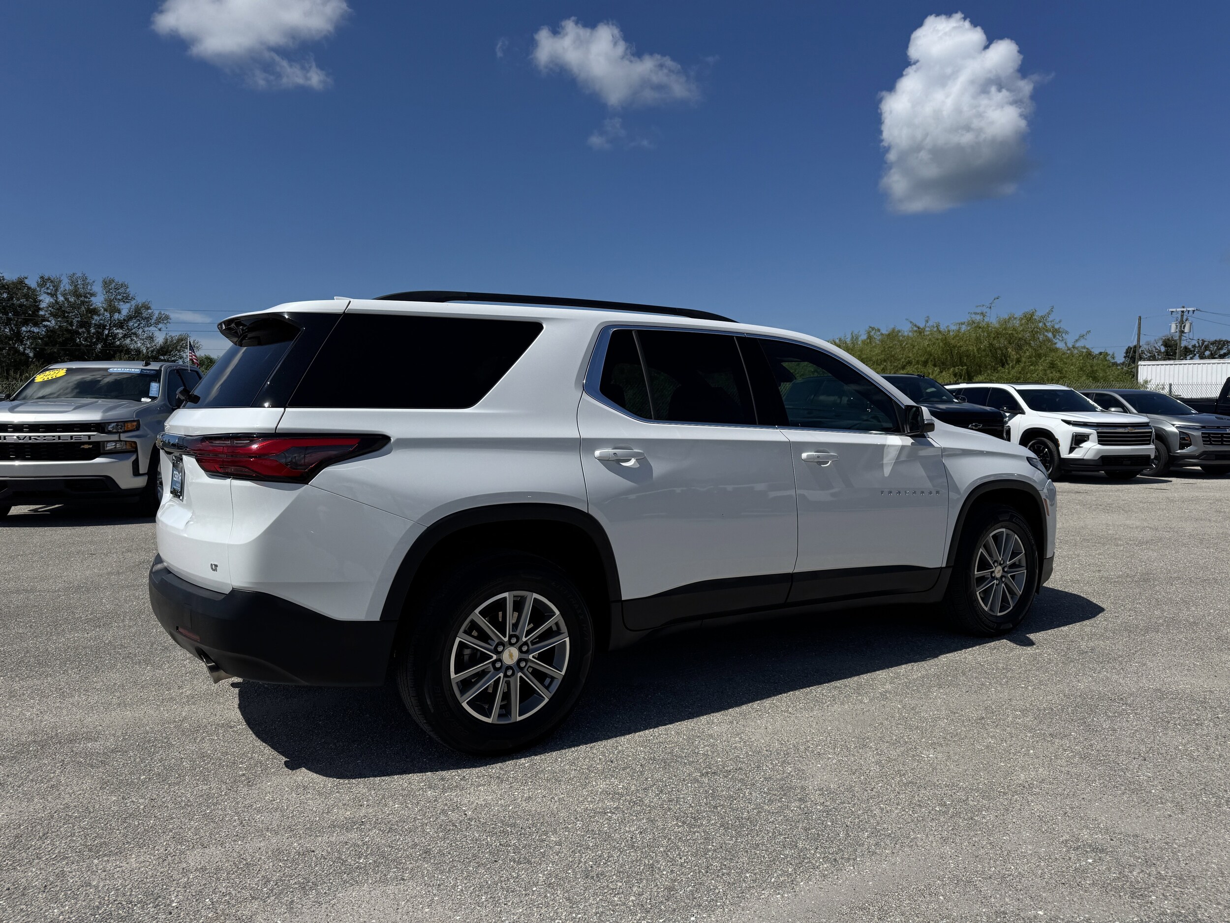 2023 Chevrolet Traverse Leather photo 4