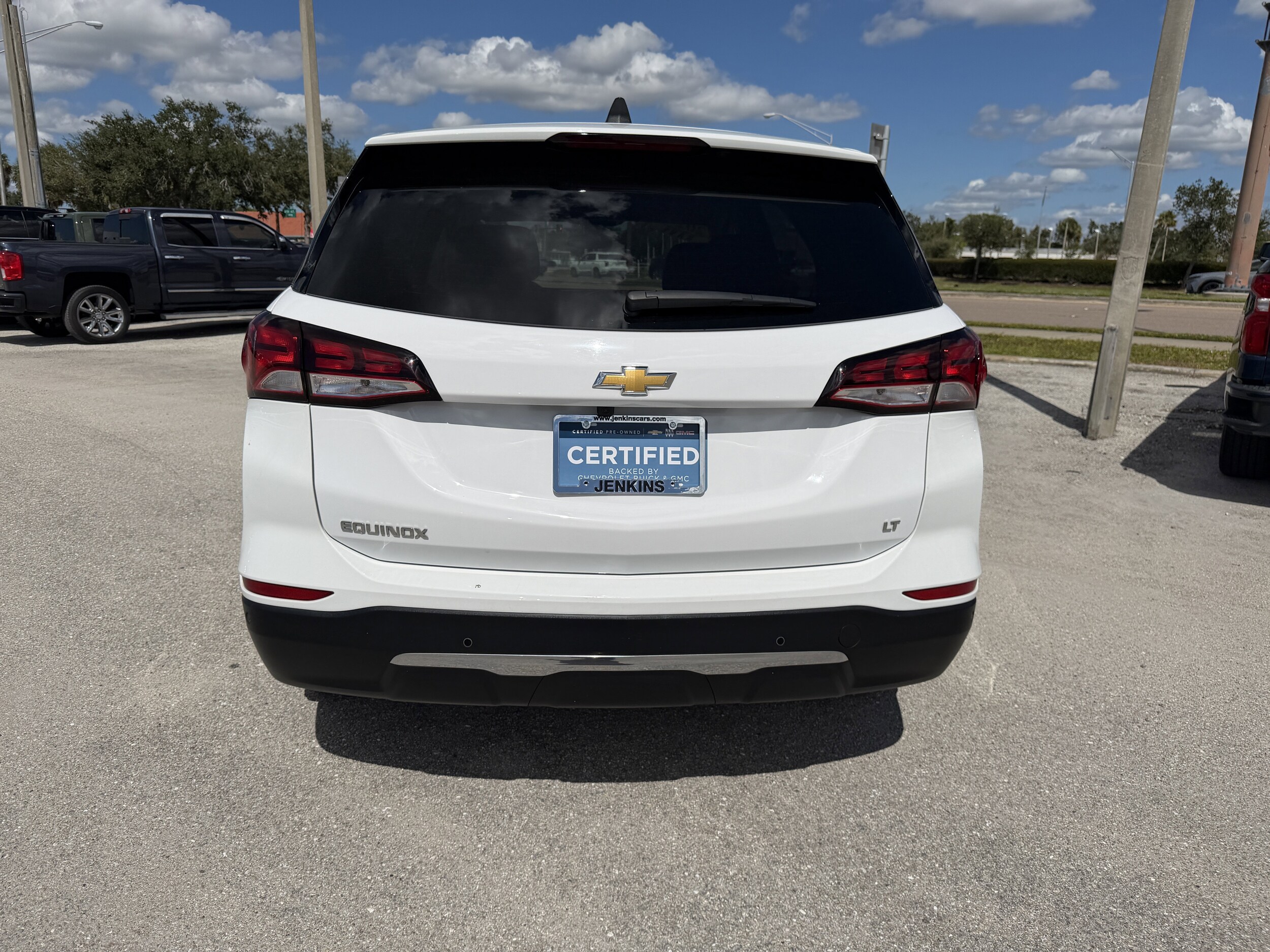 2024 Chevrolet Equinox LT photo 2