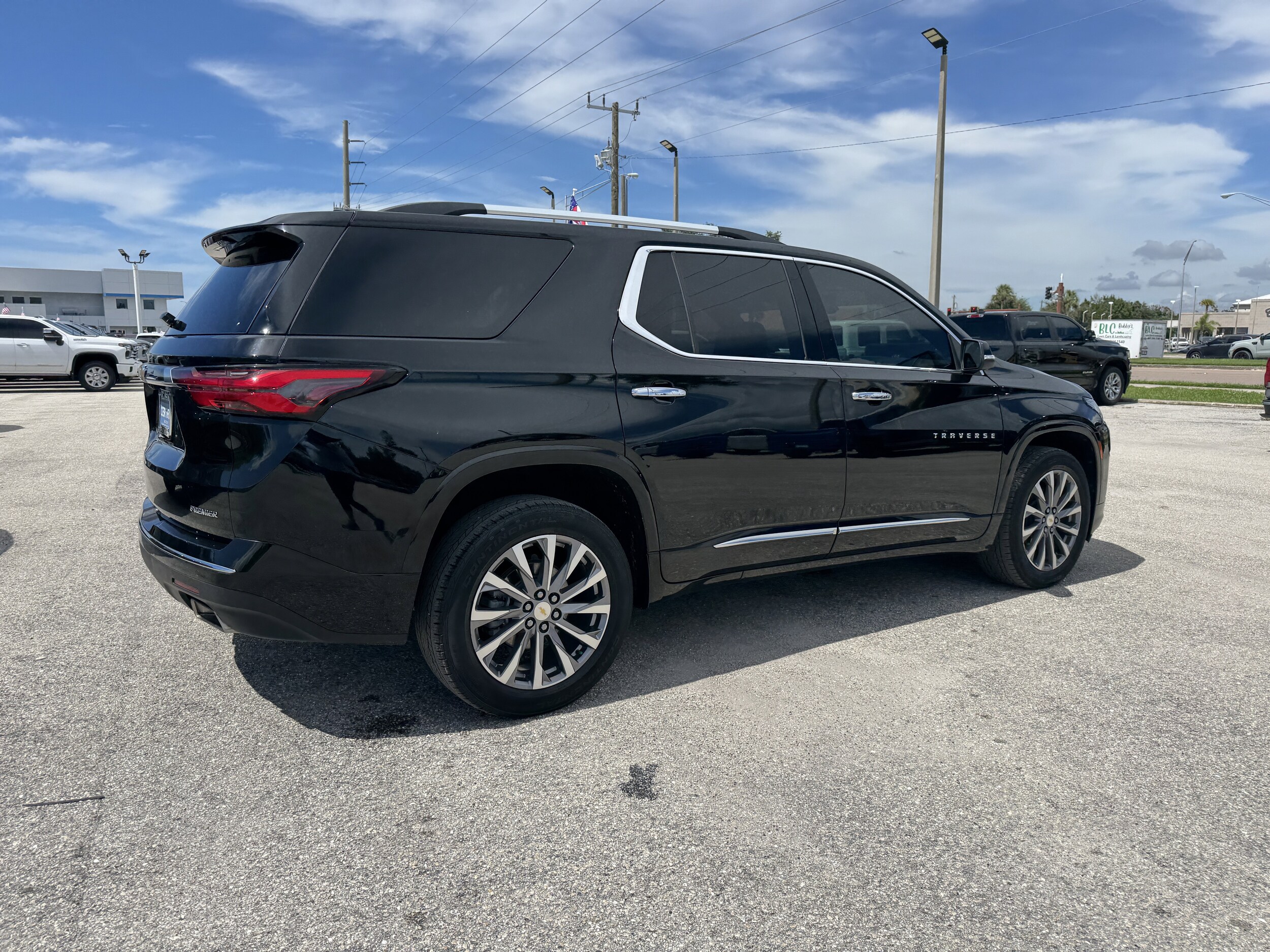 2023 Chevrolet Traverse Premier photo 4