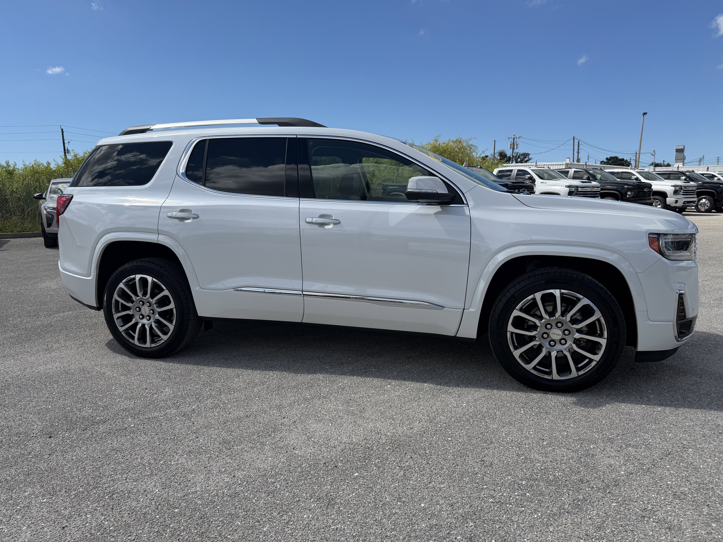 2023 Gmc Acadia Denali photo 2