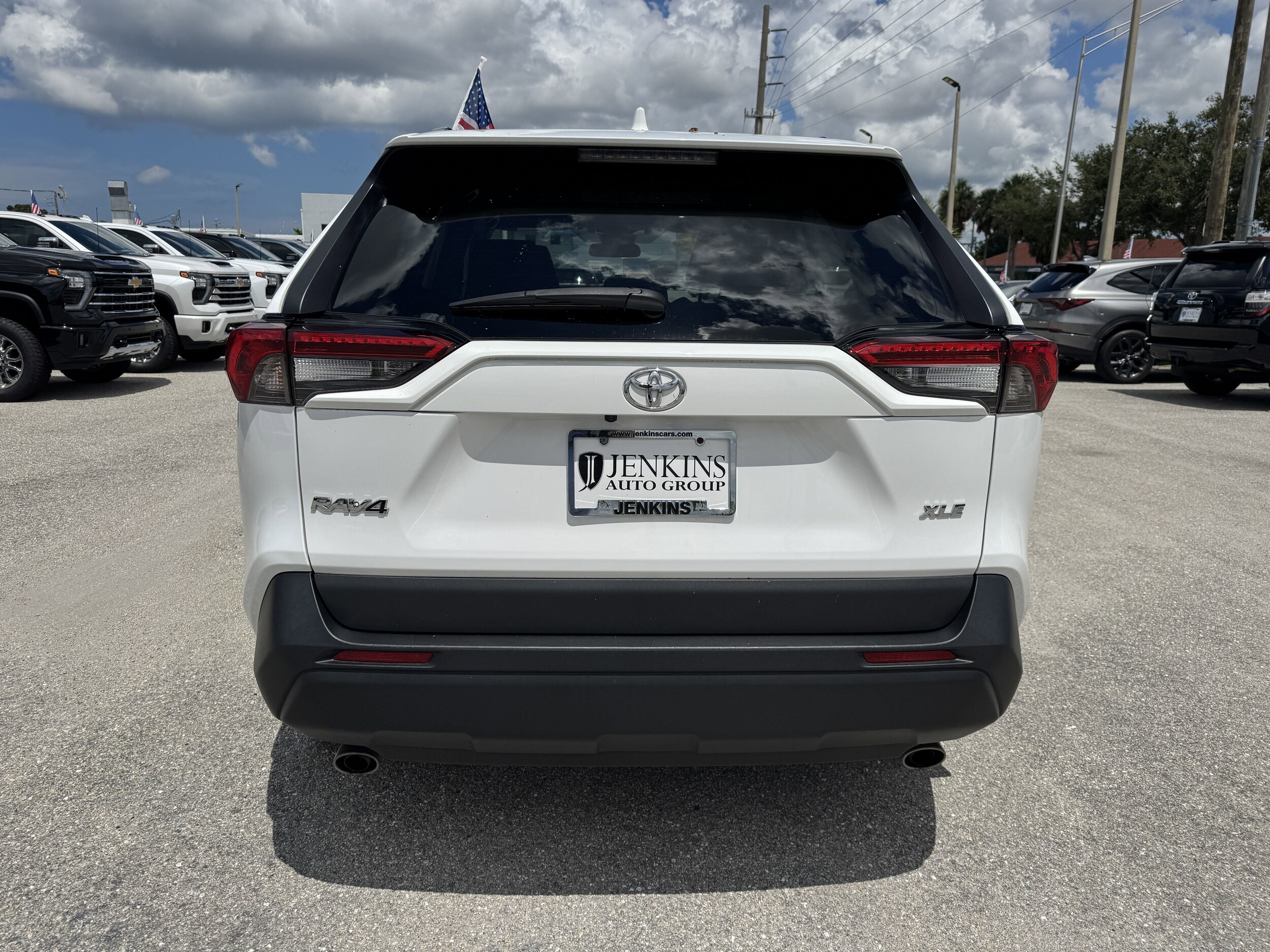 2024 Toyota RAV4 XLE photo 4