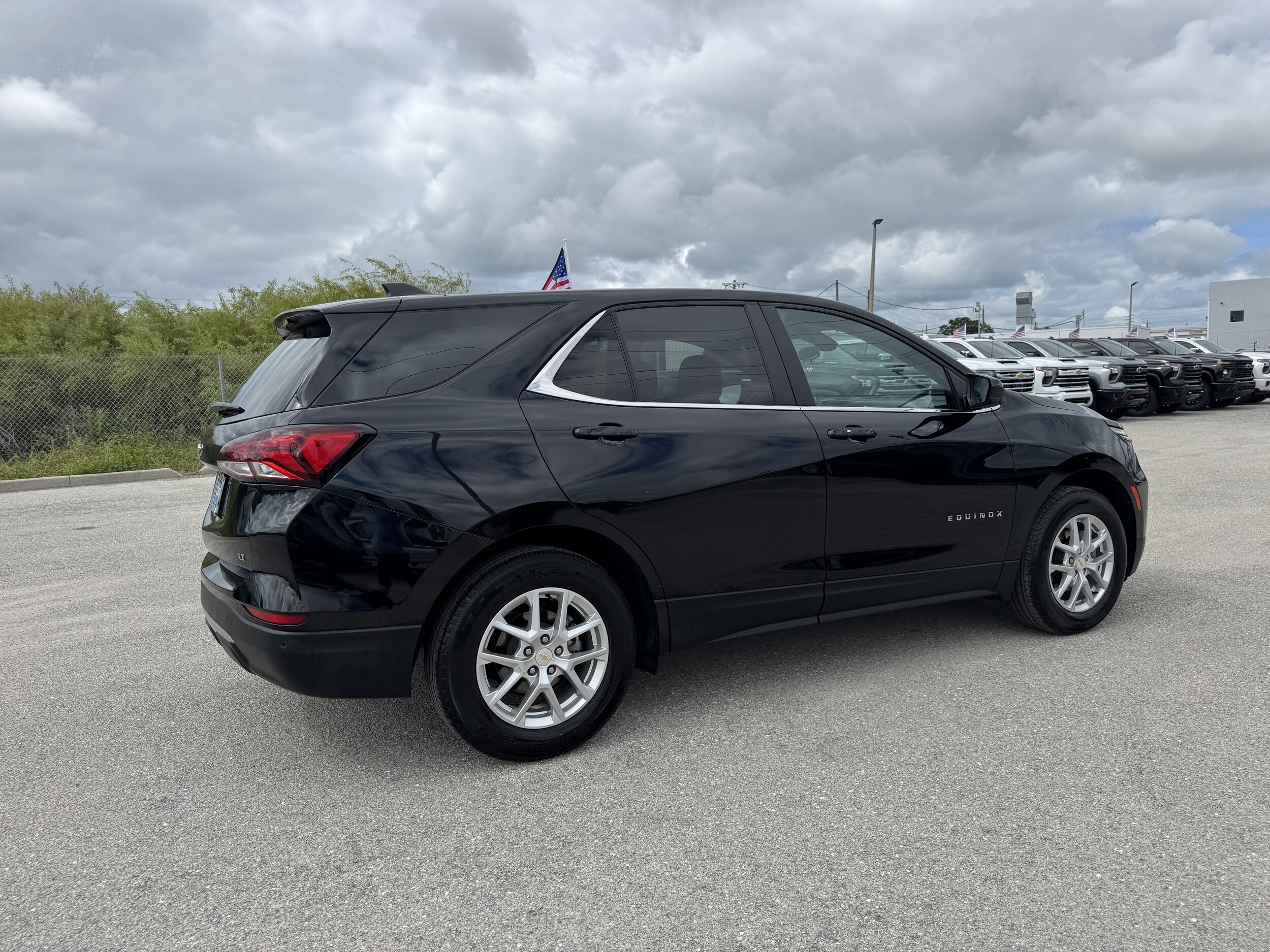 2024 Chevrolet Equinox LT photo 3
