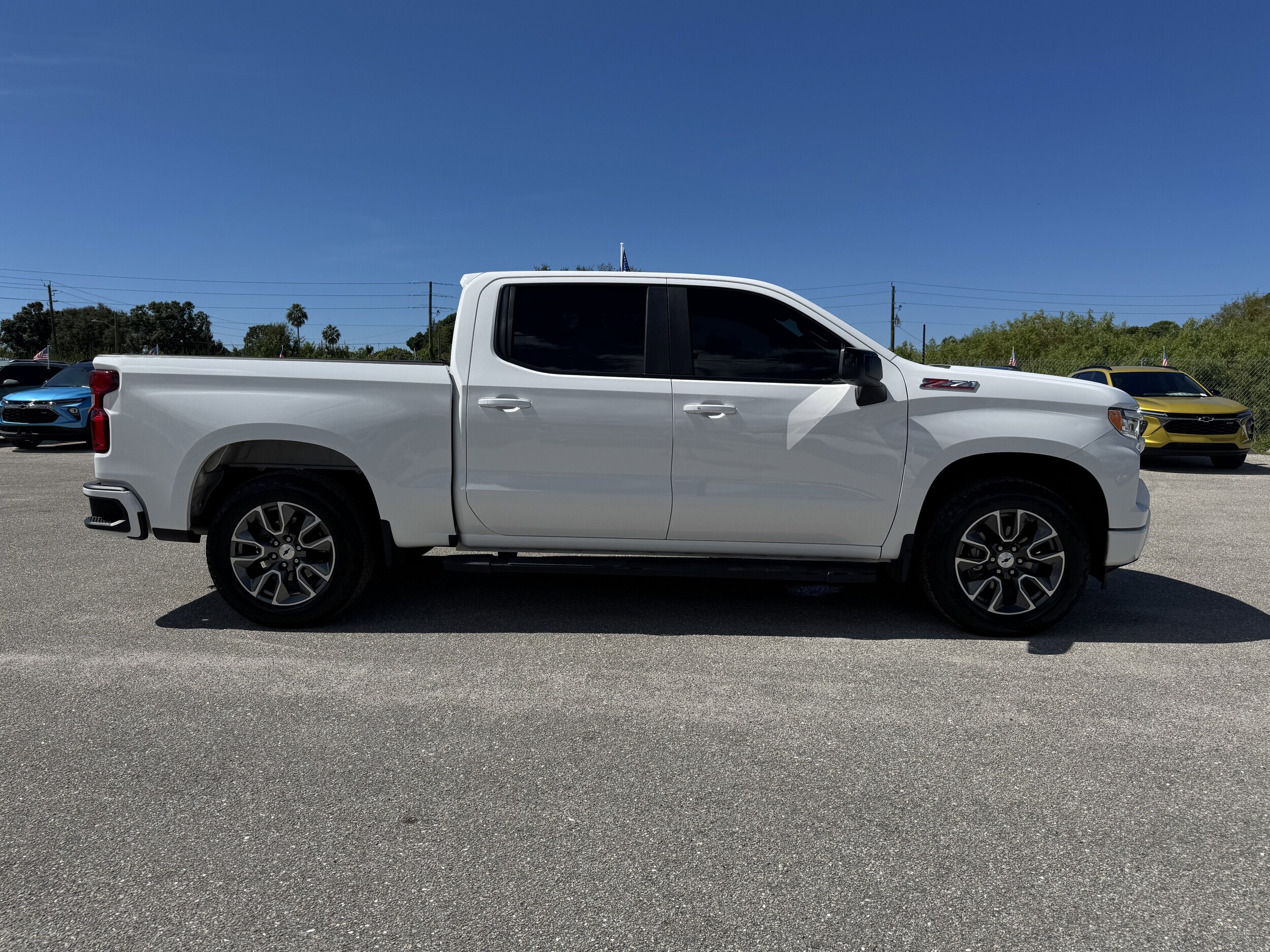 2022 Chevrolet Silverado 1500 RST photo 3