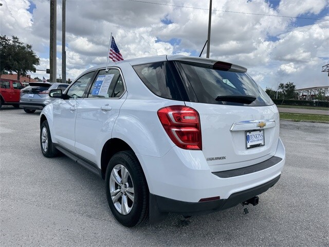 2017 Chevrolet Equinox LS photo 4