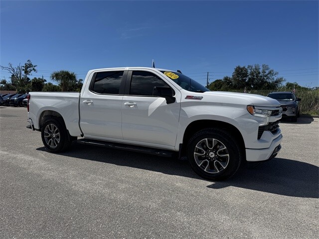 2022 Chevrolet Silverado 1500 RST photo 2