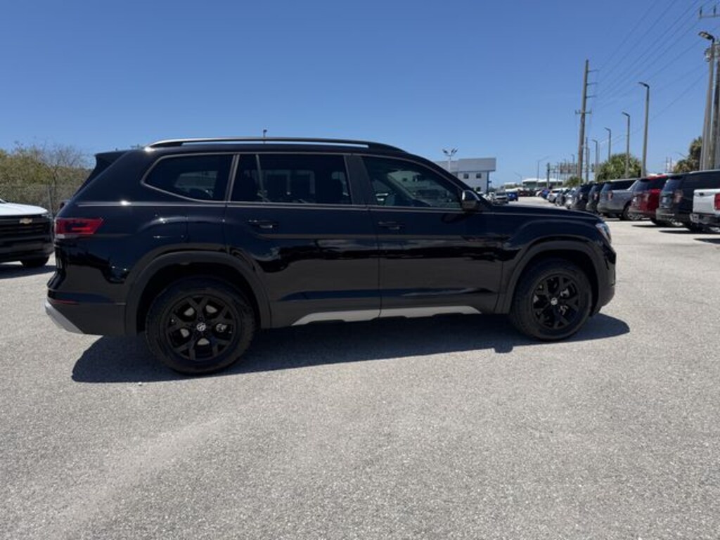 Used 2024 Volkswagen Atlas 2.0T Peak Edition SEL SUV