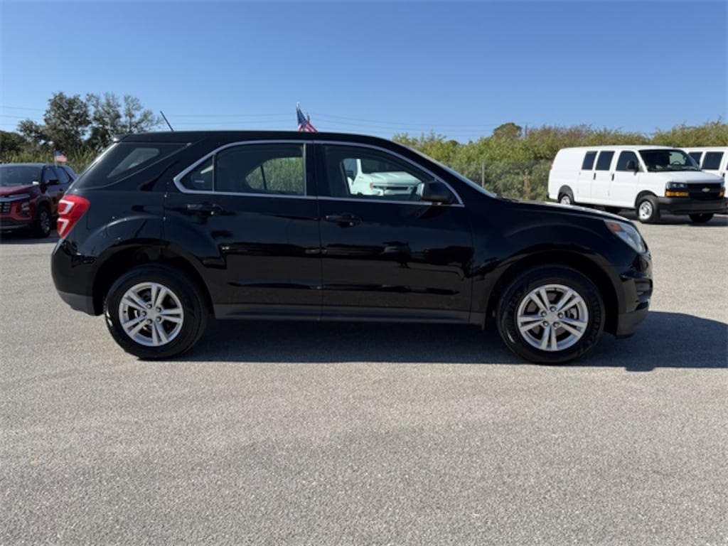 Used 2017 Chevrolet Equinox LS SUV
