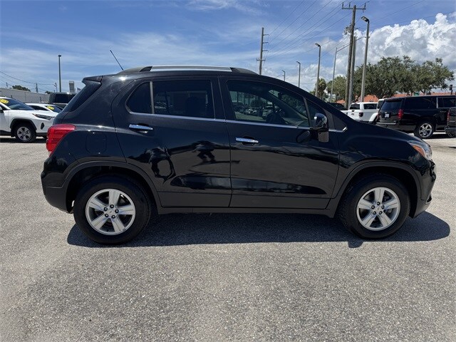 2019 Chevrolet Trax LT photo 2