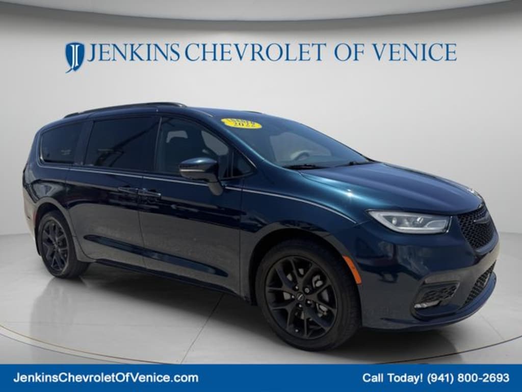 Used 2022 Chrysler Pacifica Touring L Van Passenger Van