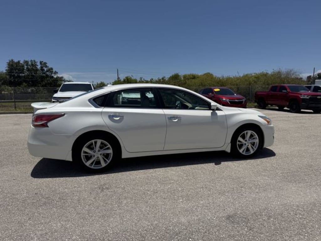 Used 2014 Nissan Altima 2.5 SL Sedan