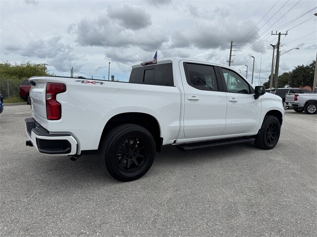2024 Chevrolet Silverado 1500 RST photo 3