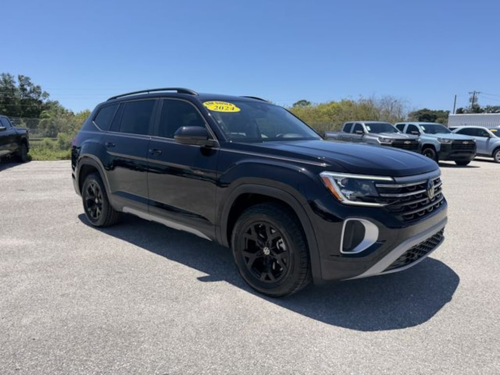Used 2024 Volkswagen Atlas 2.0T Peak Edition SEL SUV