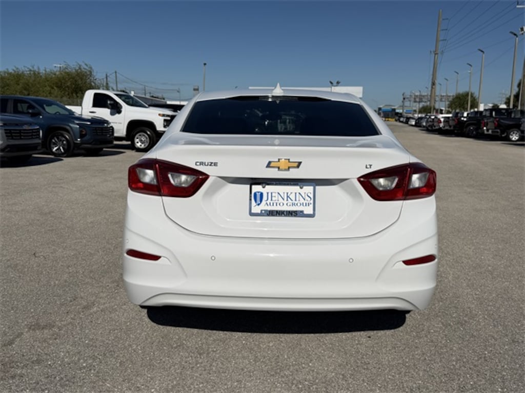 Used 2018 Chevrolet Cruze LT Auto Sedan