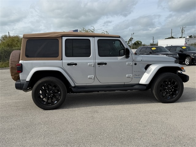 2022 Jeep Wrangler 4xe Unlimited Sahara photo 2