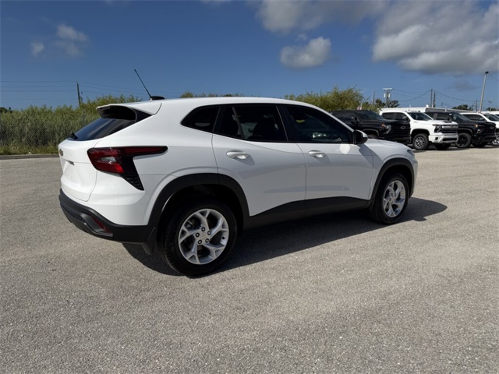 New 2026 Chevrolet Trax LS SUV