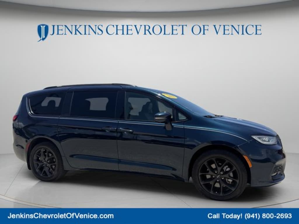 Used 2022 Chrysler Pacifica Touring L Van Passenger Van