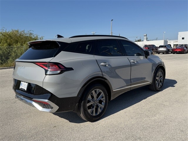 2023 Kia Sportage SX photo 2