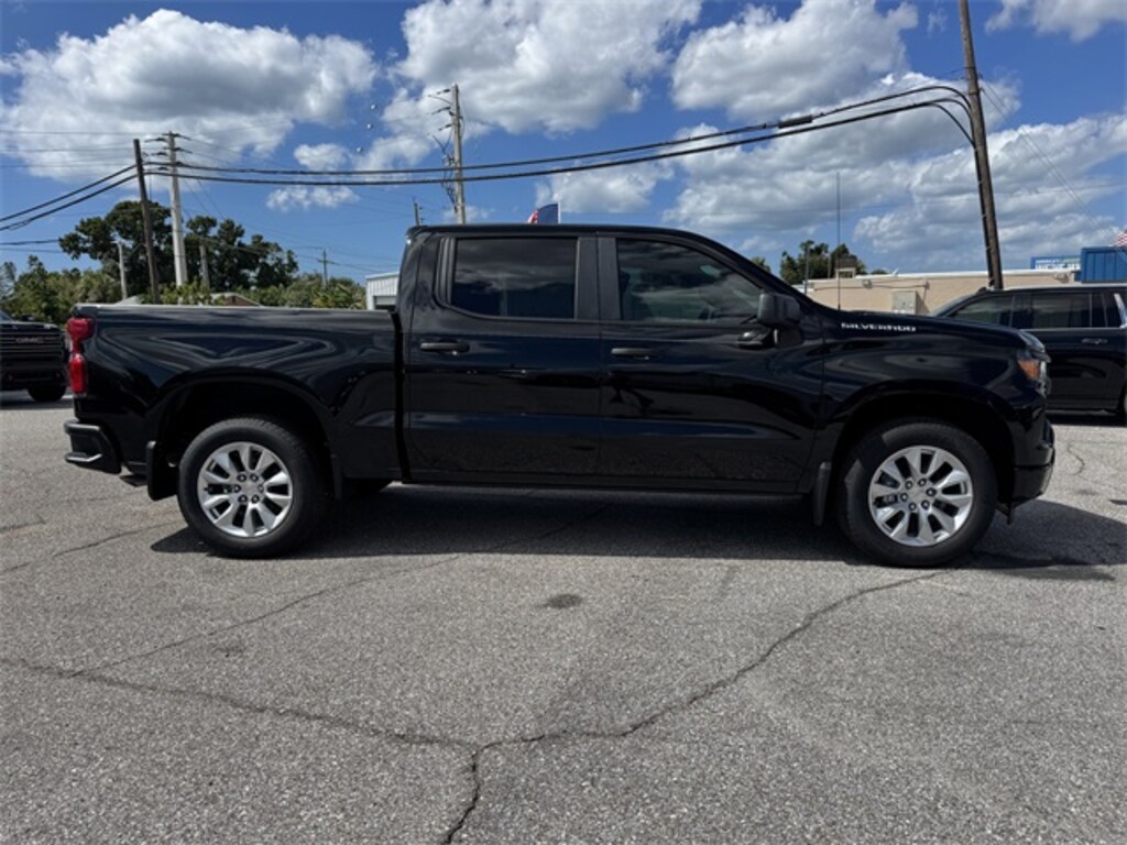 New 2025 Chevrolet Silverado 1500 Custom Truck Crew Cab