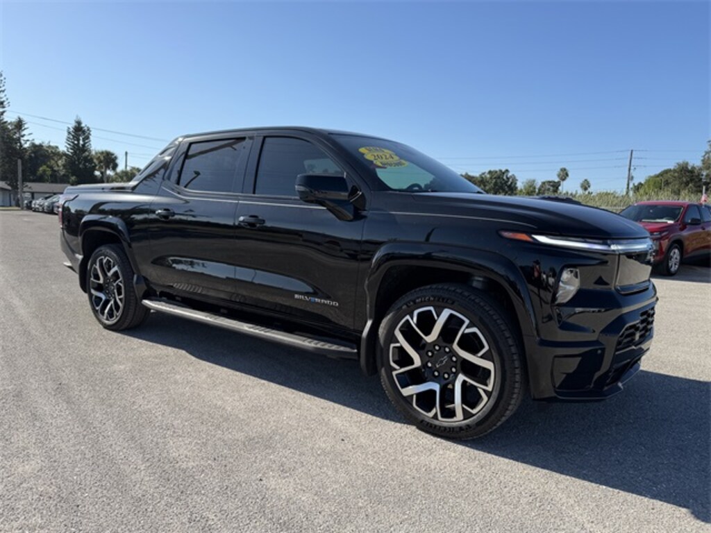 New 2024 Chevrolet Silverado EV RST Truck Crew Cab