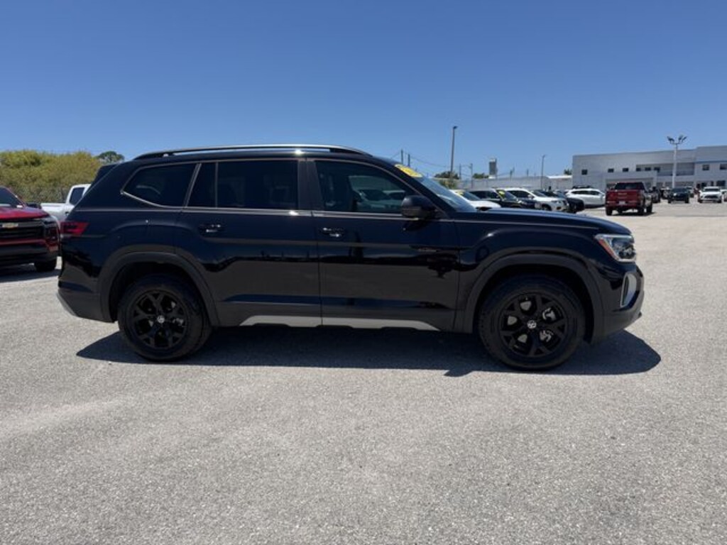 Used 2024 Volkswagen Atlas 2.0T Peak Edition SEL SUV