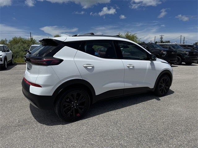 2023 Chevrolet Bolt EUV photo 2