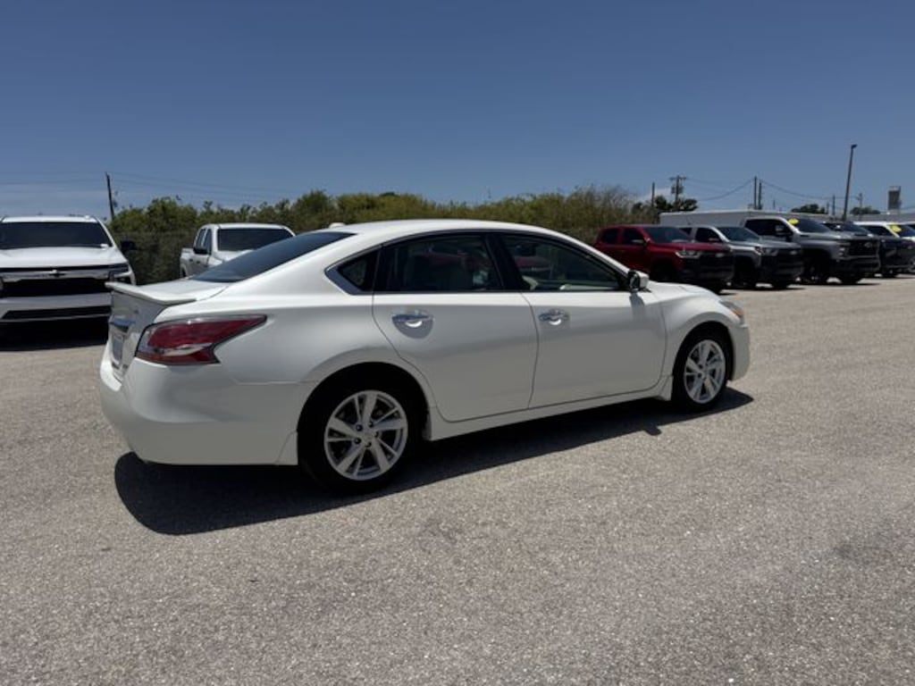Used 2014 Nissan Altima 2.5 SL Sedan