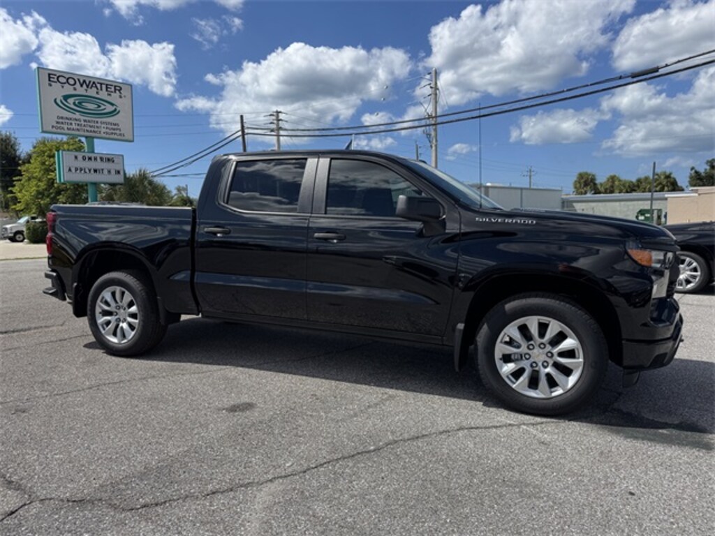 New 2025 Chevrolet Silverado 1500 Custom Truck Crew Cab