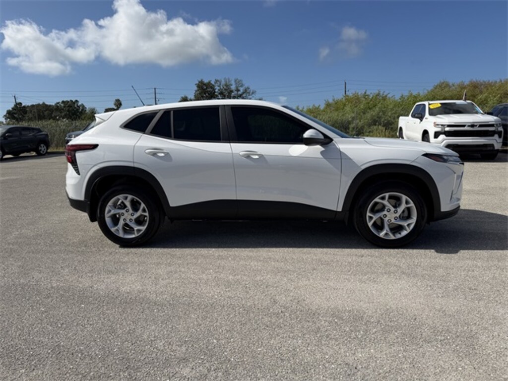 New 2026 Chevrolet Trax LS SUV