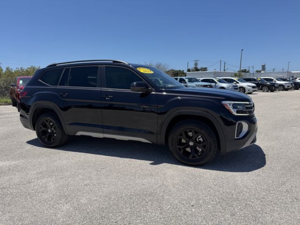 Used 2024 Volkswagen Atlas 2.0T Peak Edition SEL SUV