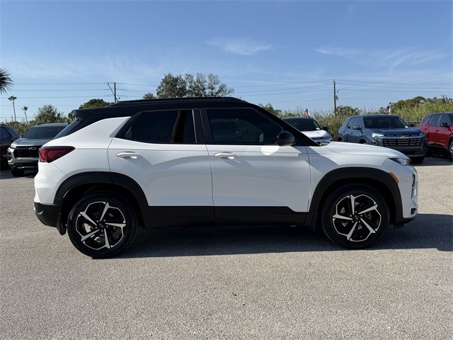 2023 Chevrolet Trailblazer RS photo 2