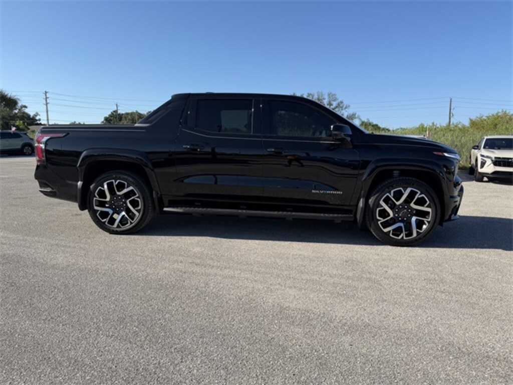 New 2024 Chevrolet Silverado EV RST Truck Crew Cab