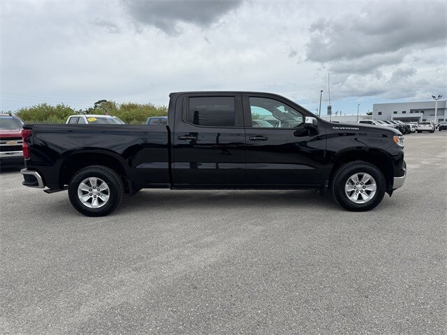 2023 Chevrolet Silverado 1500 photo 3