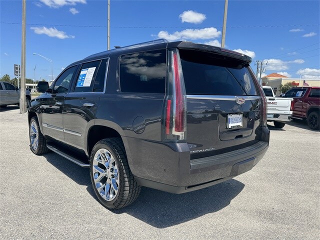 2018 Cadillac Escalade Premium Luxury photo 4