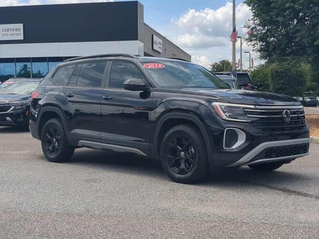 Used 2024 Volkswagen Atlas 2.0T Peak Edition SEL SUV