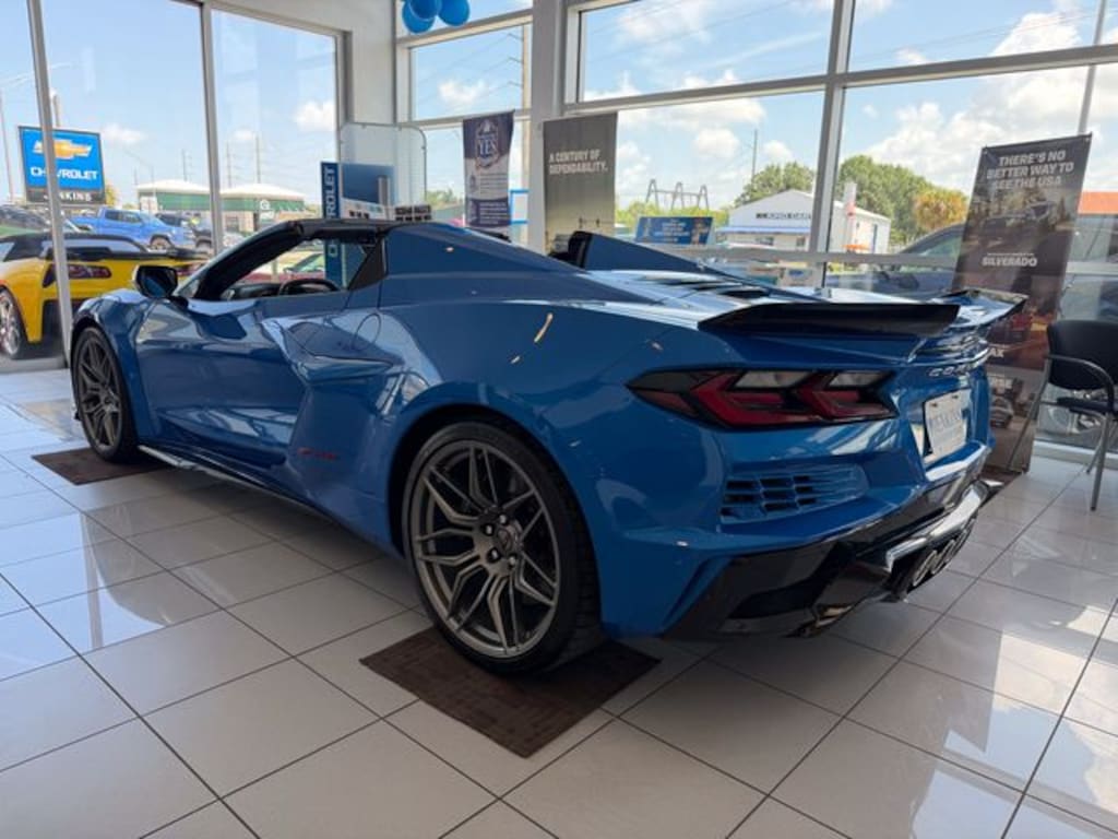 Used 2024 Chevrolet Corvette Stingray Z06 w/3LZ Convertible