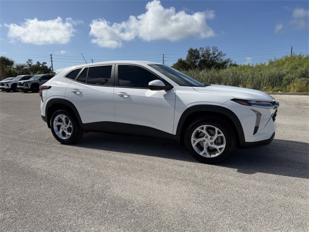 New 2026 Chevrolet Trax LS SUV