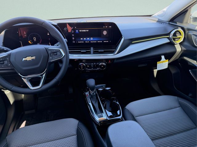 2026 Chevrolet Trax LT - Photo 18