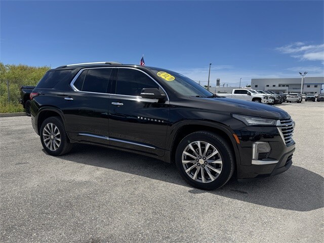 2023 Chevrolet Traverse Premier photo 2