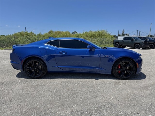 2023 Chevrolet Camaro LT1 photo 2