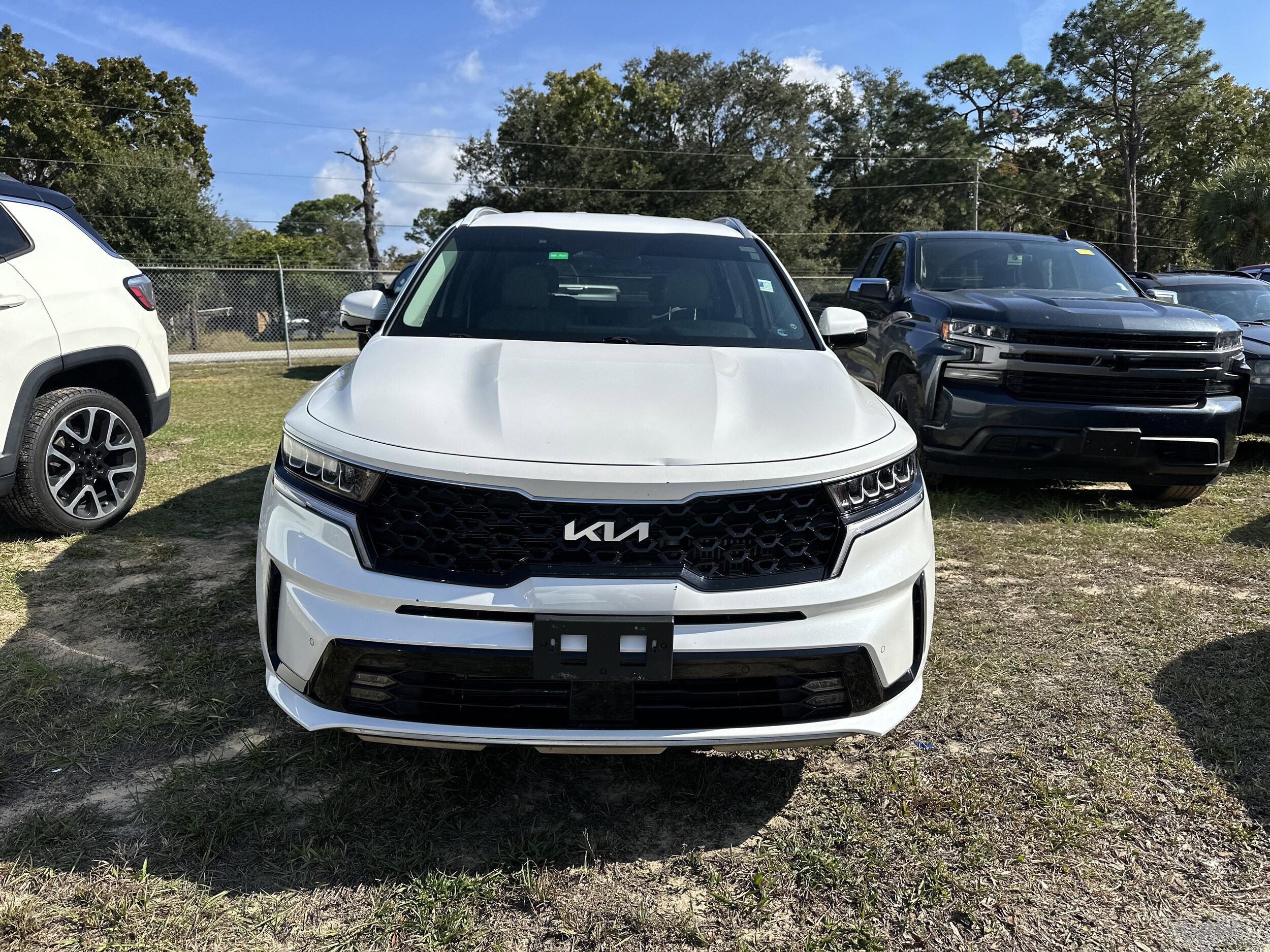 2023 Kia Sorento Hybrid EX photo 2