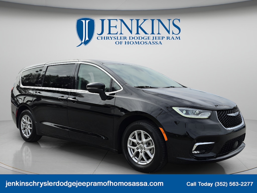Used 2024 Chrysler Pacifica Touring L Van Passenger Van