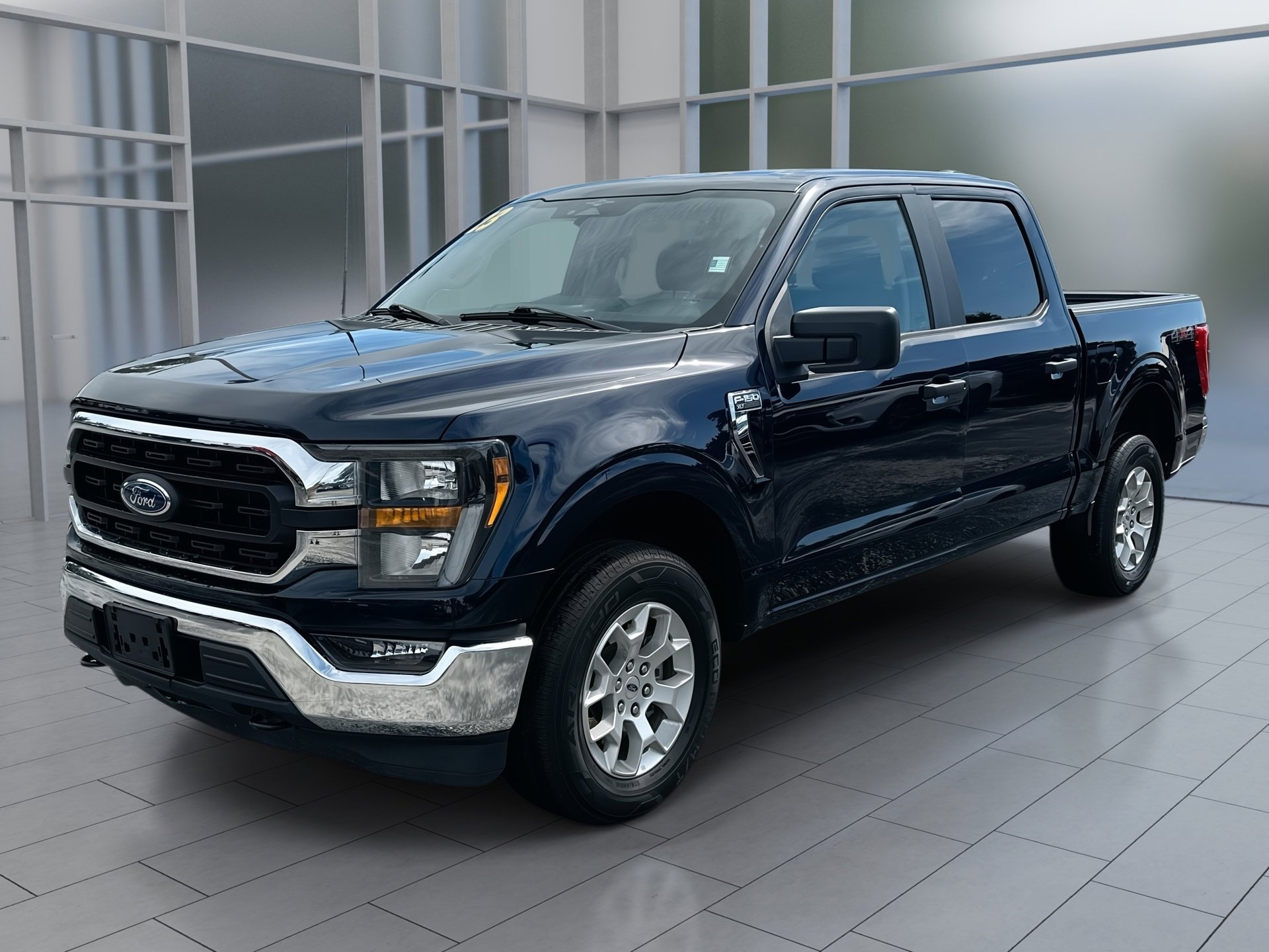 2023 Ford F-150 XLT photo 2