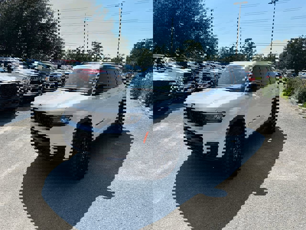 2024 Jeep Grand Cherokee Laredo Altitude X photo 2