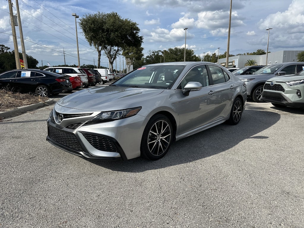 Used 2023 Toyota Camry SE Sedan