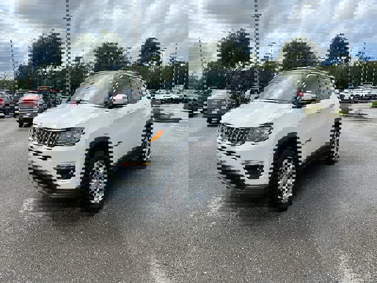2019 Jeep Compass Latitude photo 2