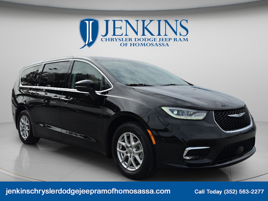 Used 2024 Chrysler Pacifica Touring L Van Passenger Van